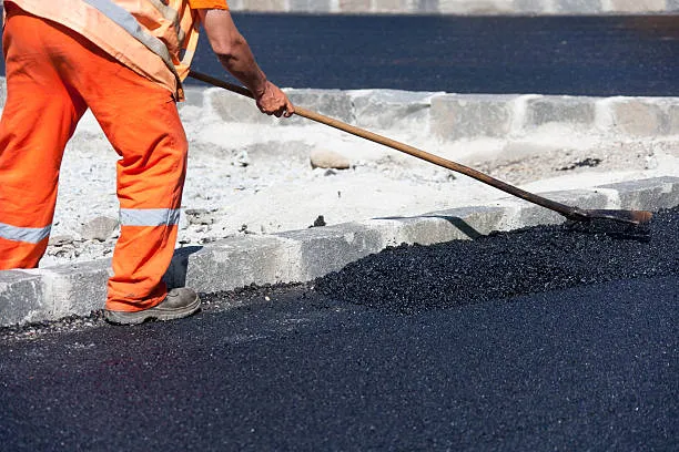 How Often to Sealcoat Asphalt in Arizona Climate: A Complete Property Owner's Guide