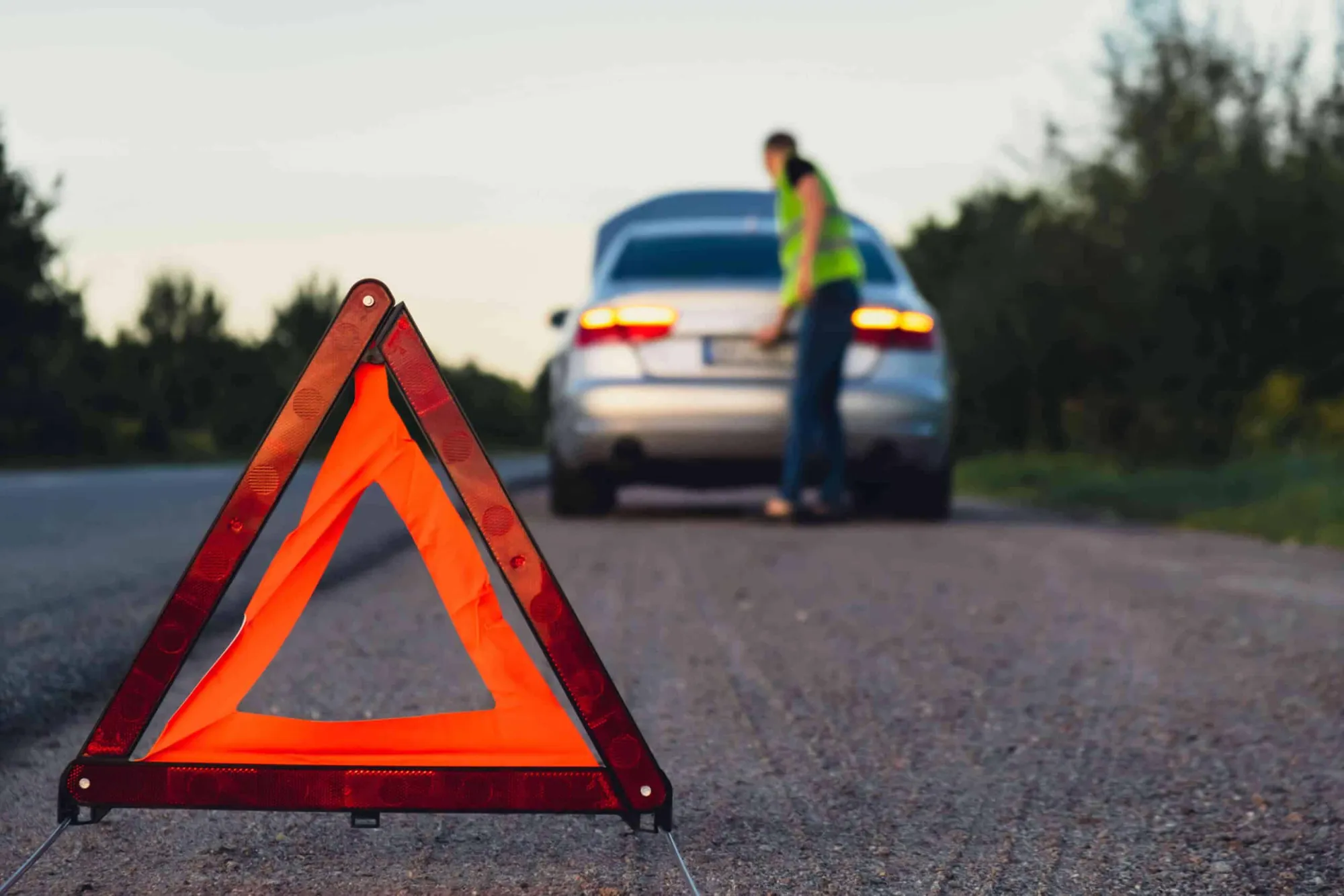 What Should You Do While Waiting for a Tow Truck?