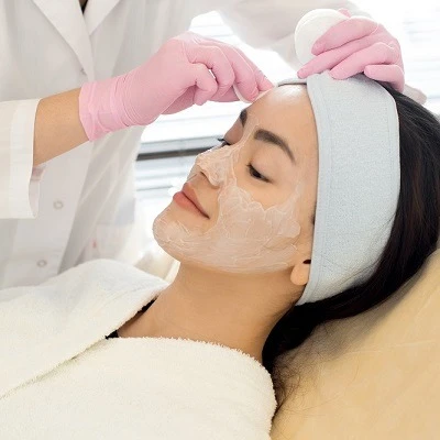 Factors to Consider Before Getting a Chemical Lip Peel in Abu Dhabi