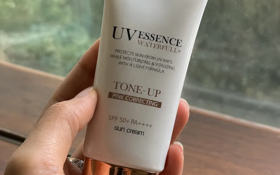 Tone-Up Sunscreen Explained: What It Actually Does For Your Skin
