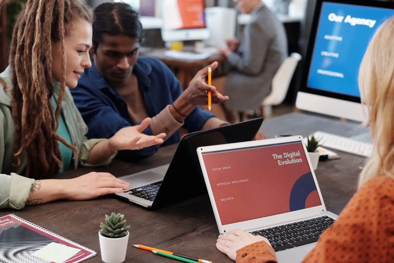 Strengthening brand presence through social media for lasting customer engagement