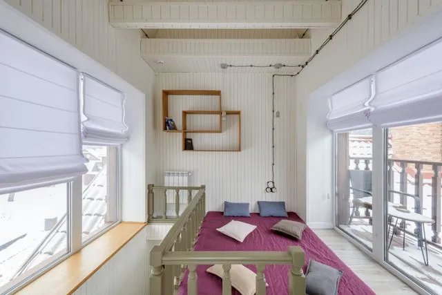 Window Shades in Pensacola, FL: A Guide to Style, Privacy, and Light Control
