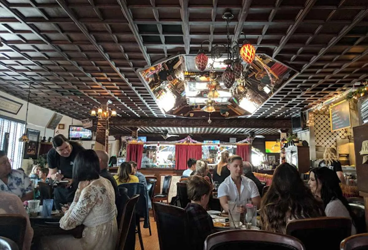 Bar with Food in Newport Beach – Great Drinks and Delicious Bites at The Alley