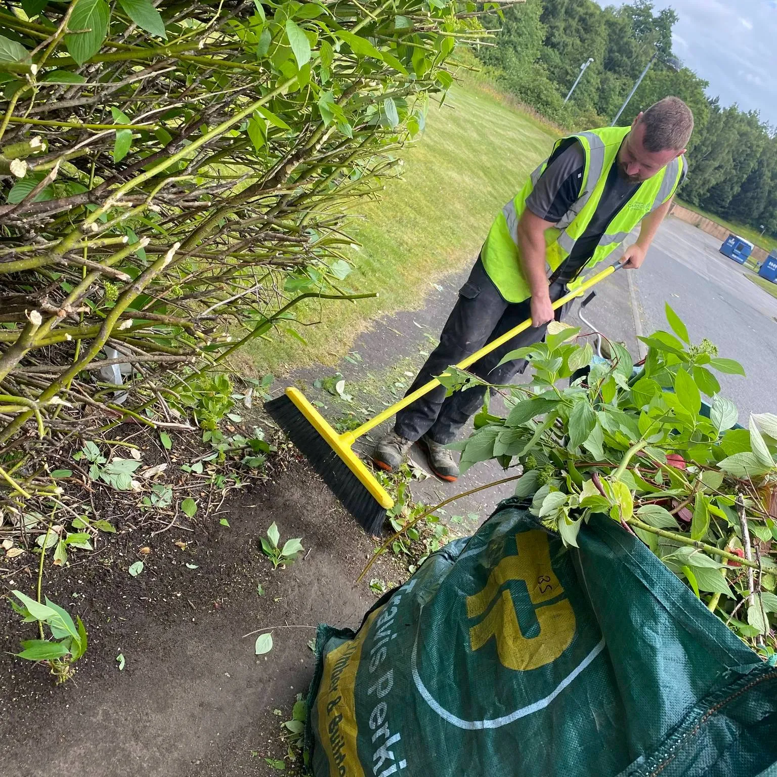 How Are Resin Driveways Installed? A Step-by-Step Guide for Glasgow Homeowners