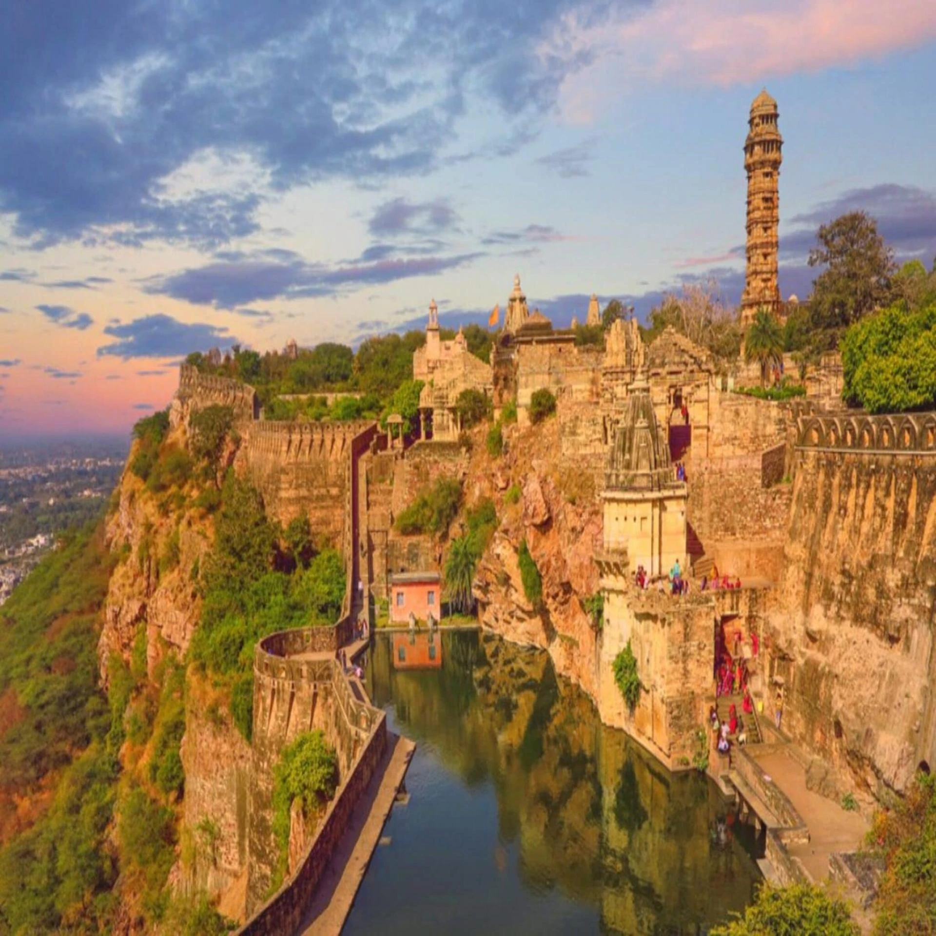 Why Chittorgarh is a must visit city for History Lovers