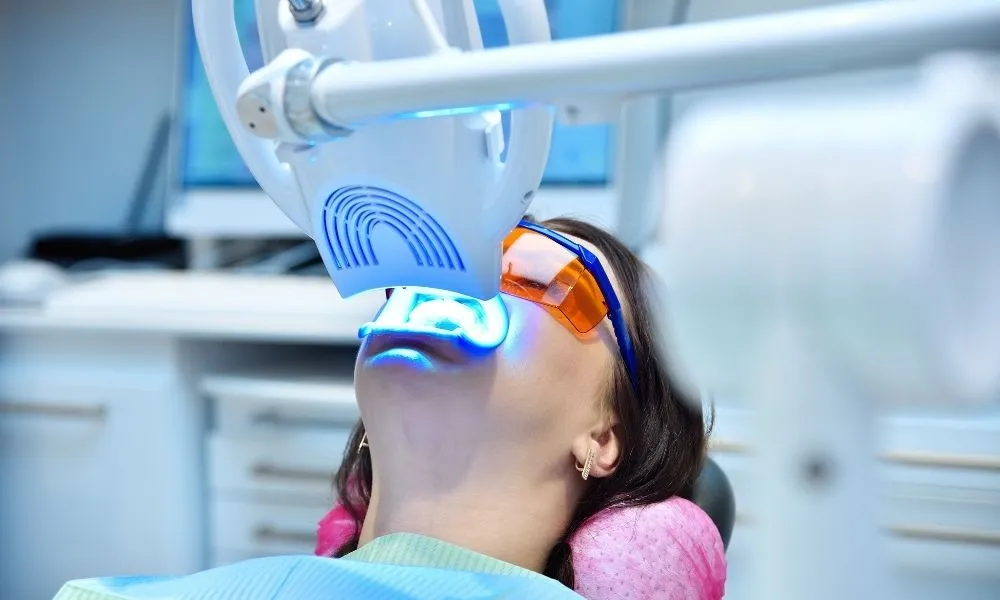 Top 7 Tips to Keep Your Cosmetic Teeth Whitening Results Looking Great