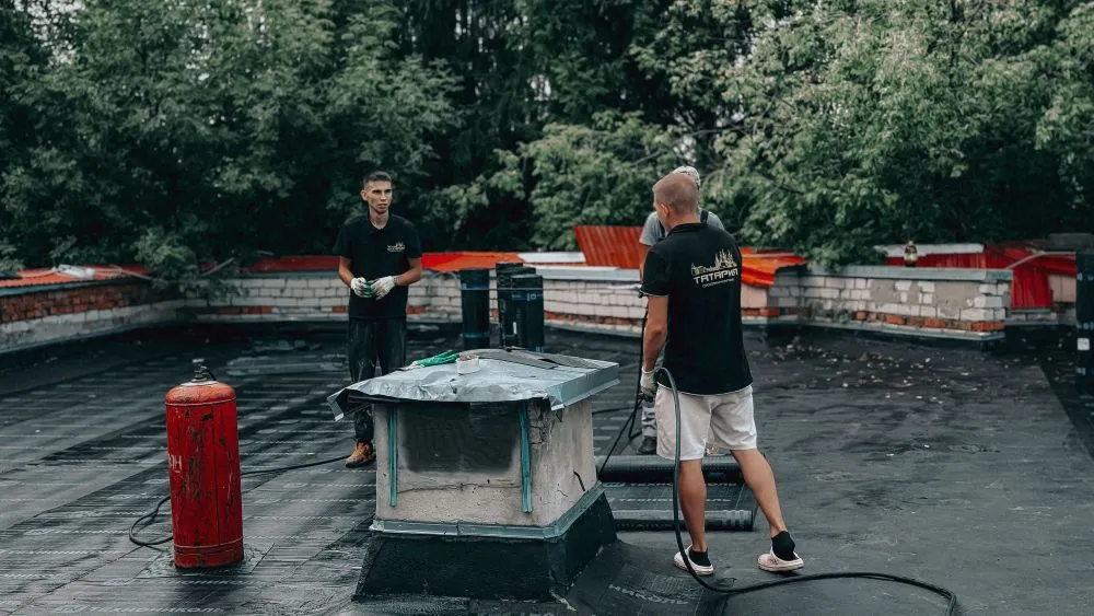 5 Signs Your Charlotte Commercial Building Needs Roof Repairs