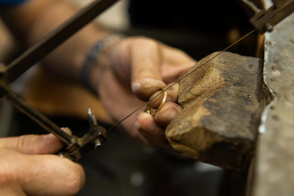 How Much Does Gold Chain Repair Cost in Framingham?