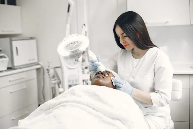 Career Growth Through Aesthetics Training Courses and Practical Learning