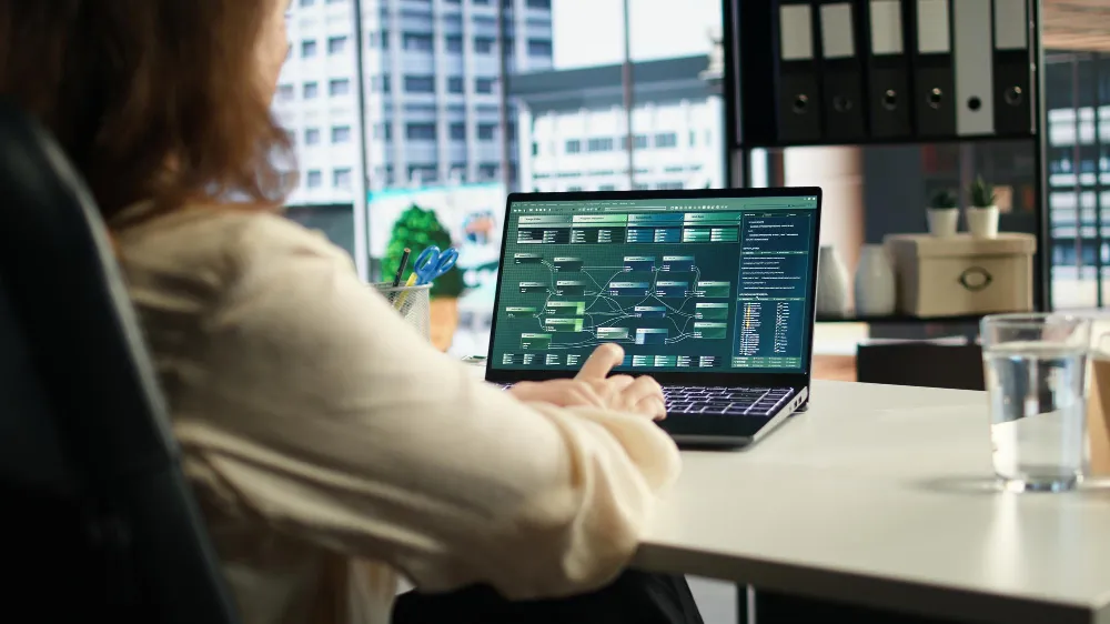 How a Virtual Desktop Solution Simplifies IT Management and Supports Flexible Work Environments