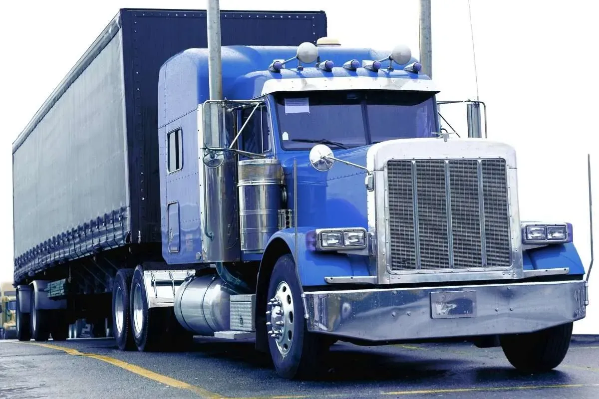 What to Do When Your Truck Breaks Down in the Middle of a Highway