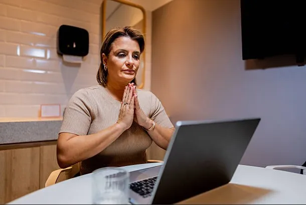Virtual Spiritual Coaching Sessions: How They Support People with Anxiety