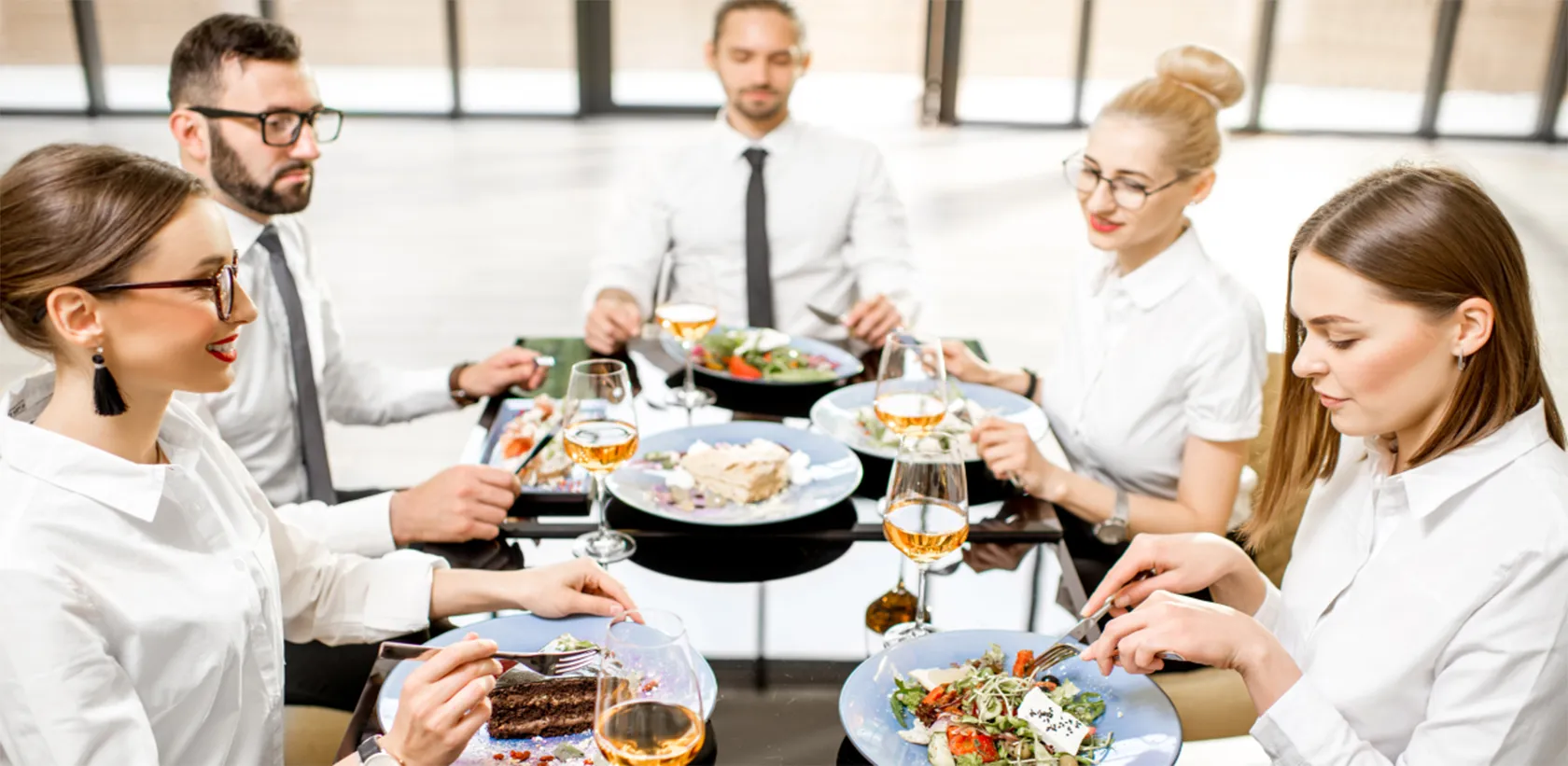 Office Catering Service for Los Angeles Workplaces: What to Order for 10, 25, or 50+ People