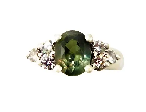 A Complete Guide to June Birthstones: Alexandrite & Pearl