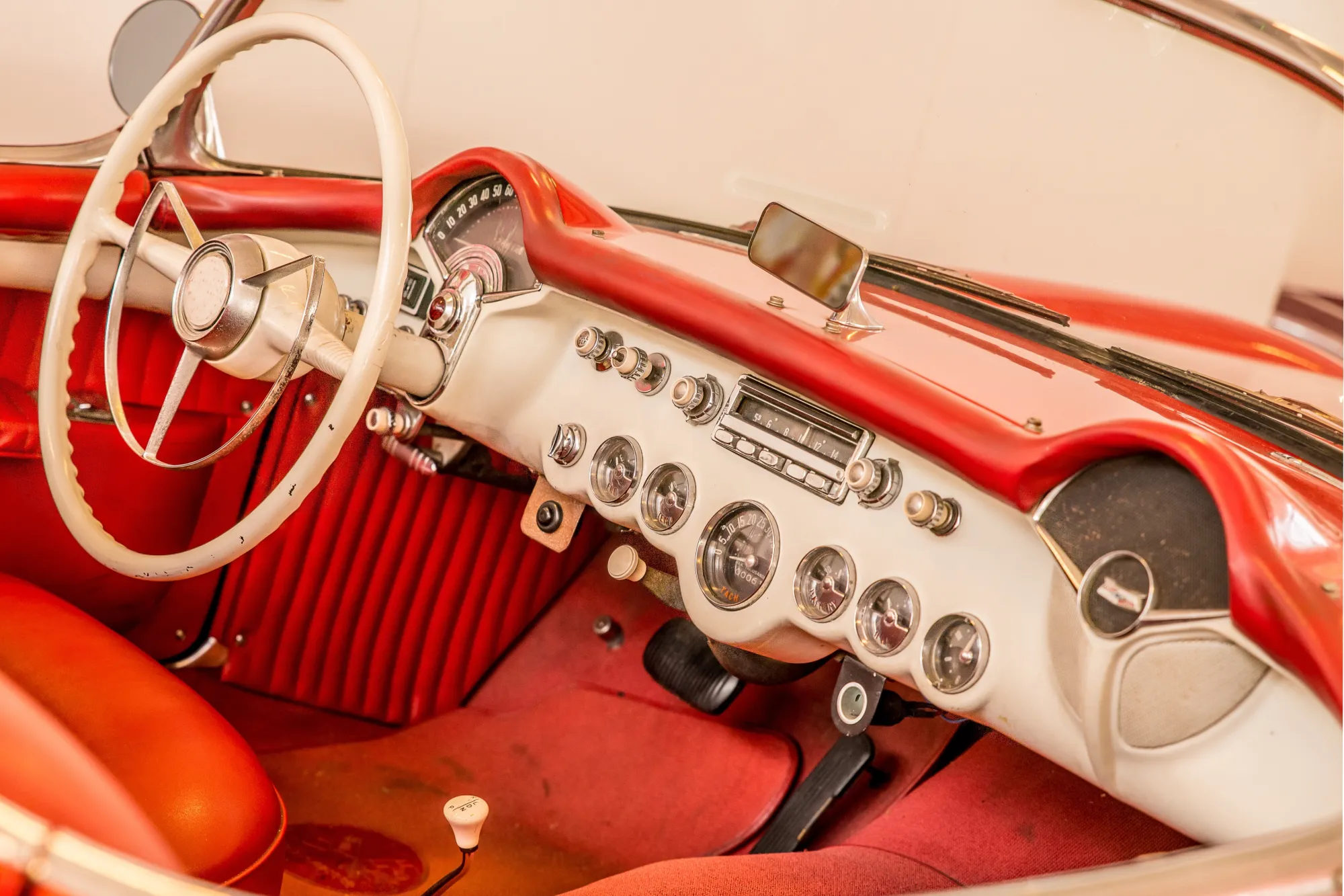 What to Look for When Buying Pontiac Replacement Body Panels Online