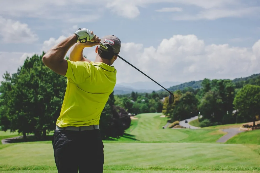 Experiential Marketing on the Green: What Dealerships Can Learn from Hole-in-One Sponsorships