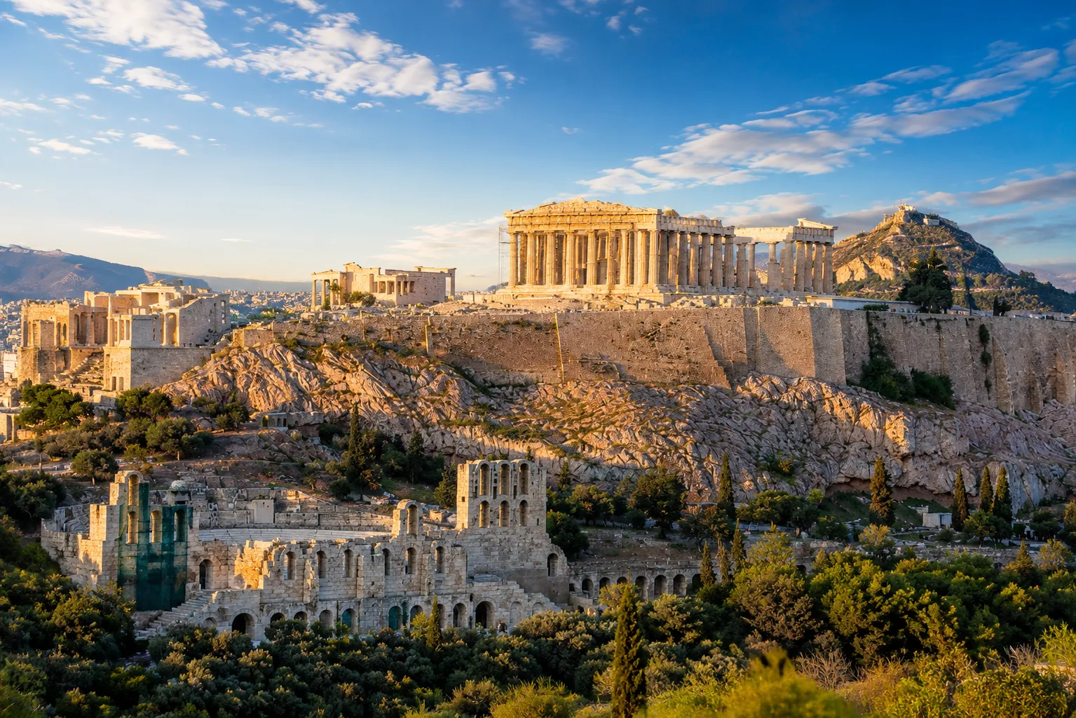 The Ultimate Guide to Exploring Greece Through History, Cuisine, and Coastal Towns