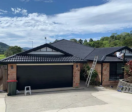 How Coolangatta Holiday Rentals Boost Returns With Painters Services?