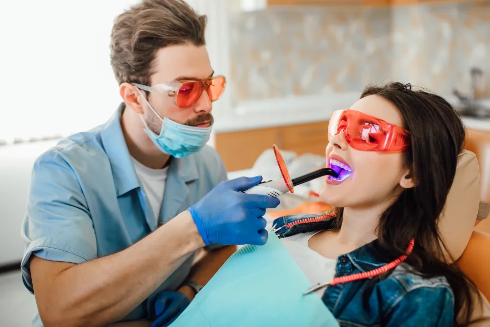 What to Expect from a Teeth Whitening Dentist Bournville