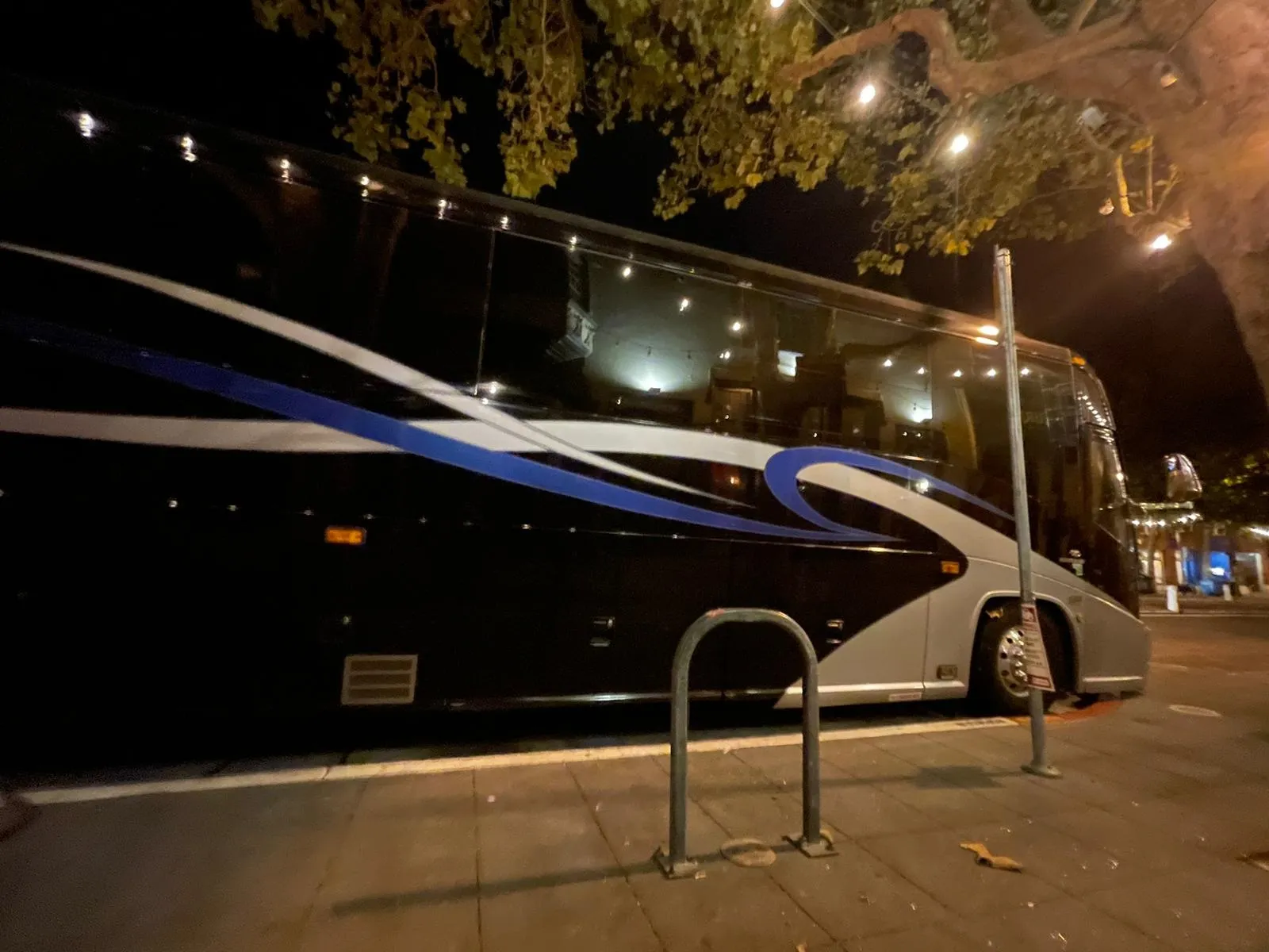 Why Group Leaders Prefer 30% Off Tour Bus Rental Offers