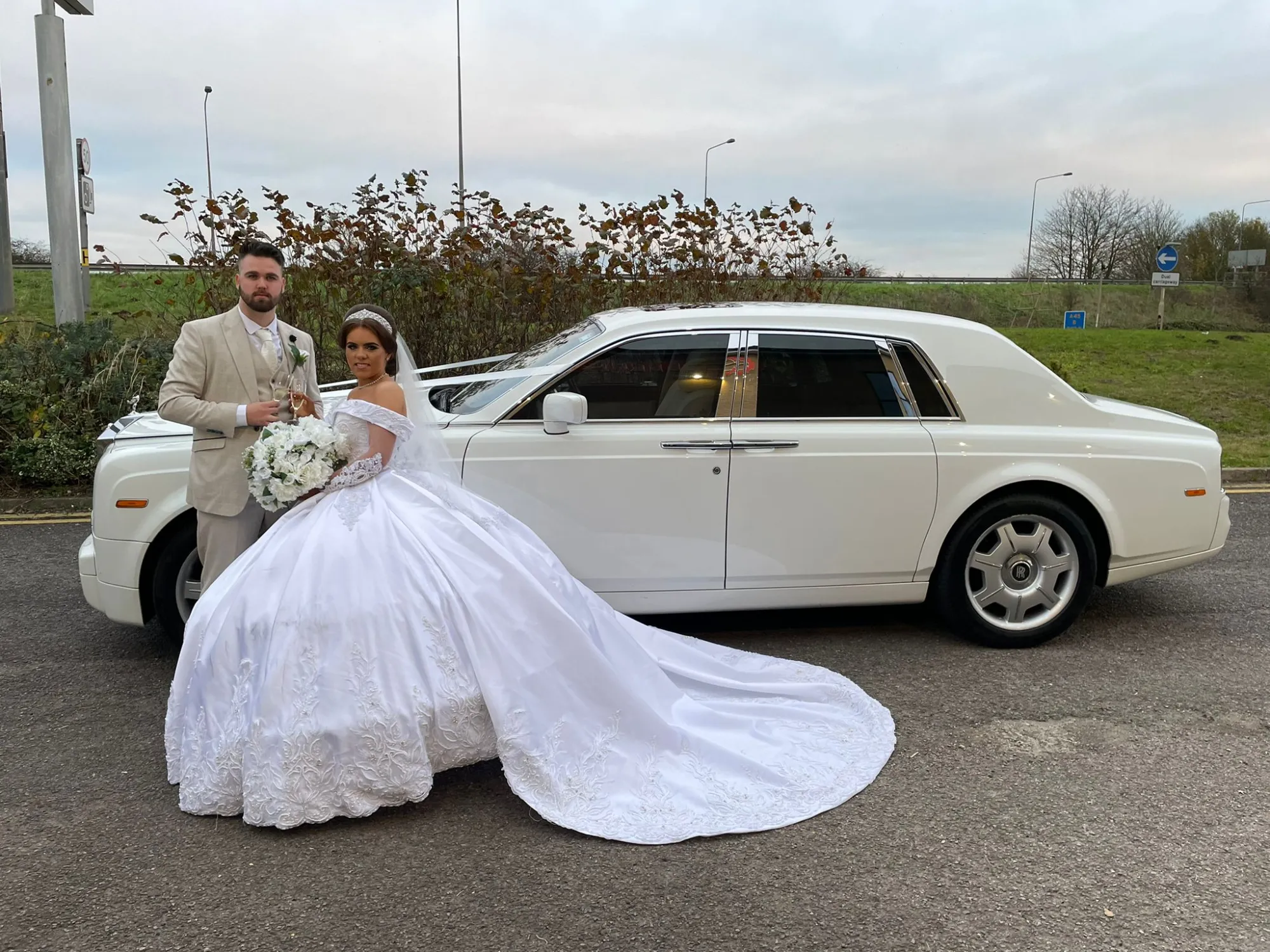 Rolls Royce Wedding Hire: Add Classic Luxury to Your Special Day