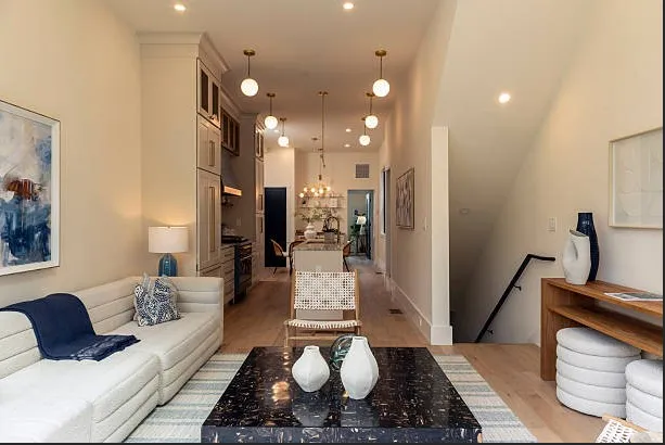 How Interior Design Improves Natural Light in Narrow Townhouses