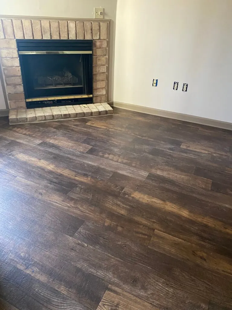 Benefits of Hiring a Professional for a Vinyl Flooring Project