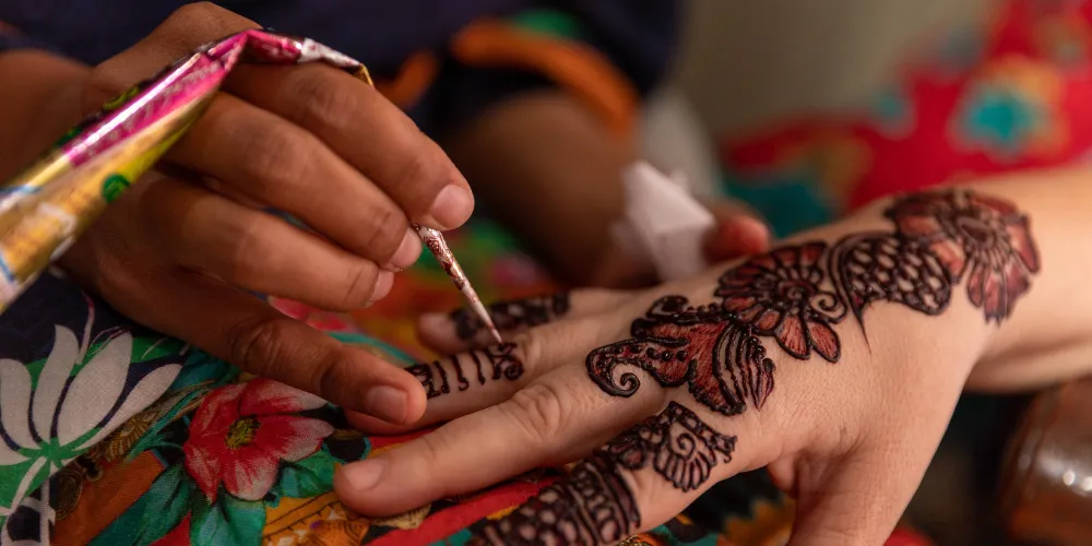 Mehendi Services at Home in Dubai: Everything You Need to Know
