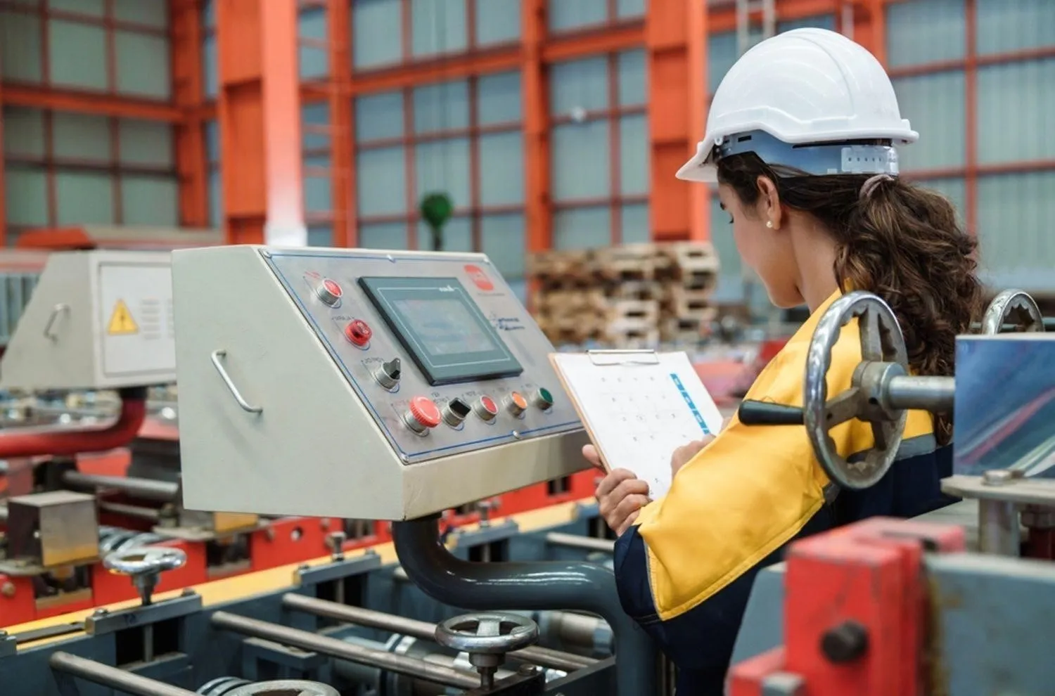 IT Solutions for Manufacturing to Close Data Gaps Before They Impact Production Decisions