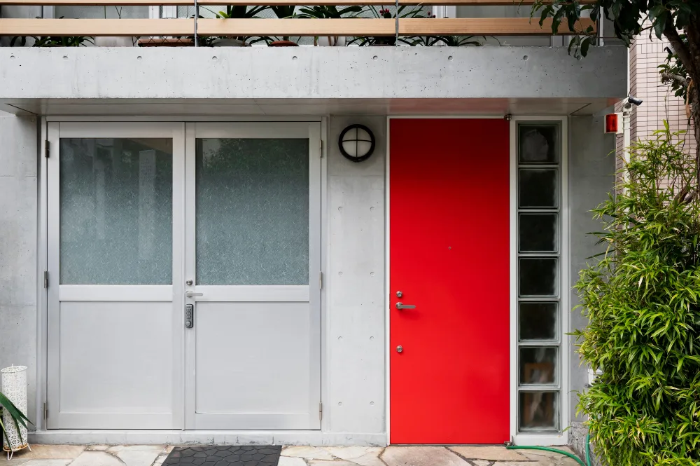 How Storm Doors Add Protection, Comfort, and Energy Efficiency