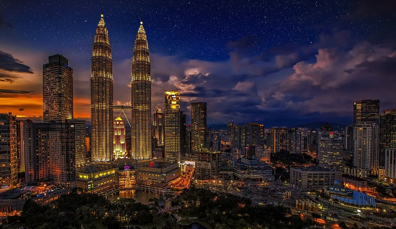 A Complete Malaysia Entertainment Guide for Travelers and Locals