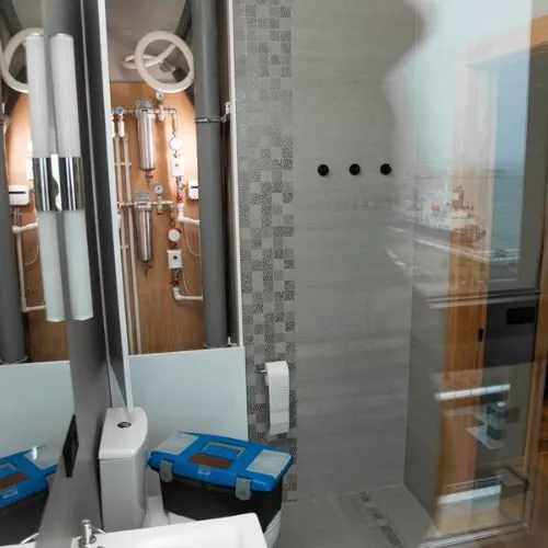 Shower Door Types: Hinged, Sliding or Pivot?
