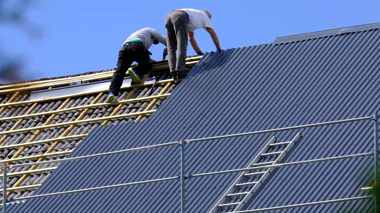 What Nassau Homeowners Should Look for in a Roof Replacement Project