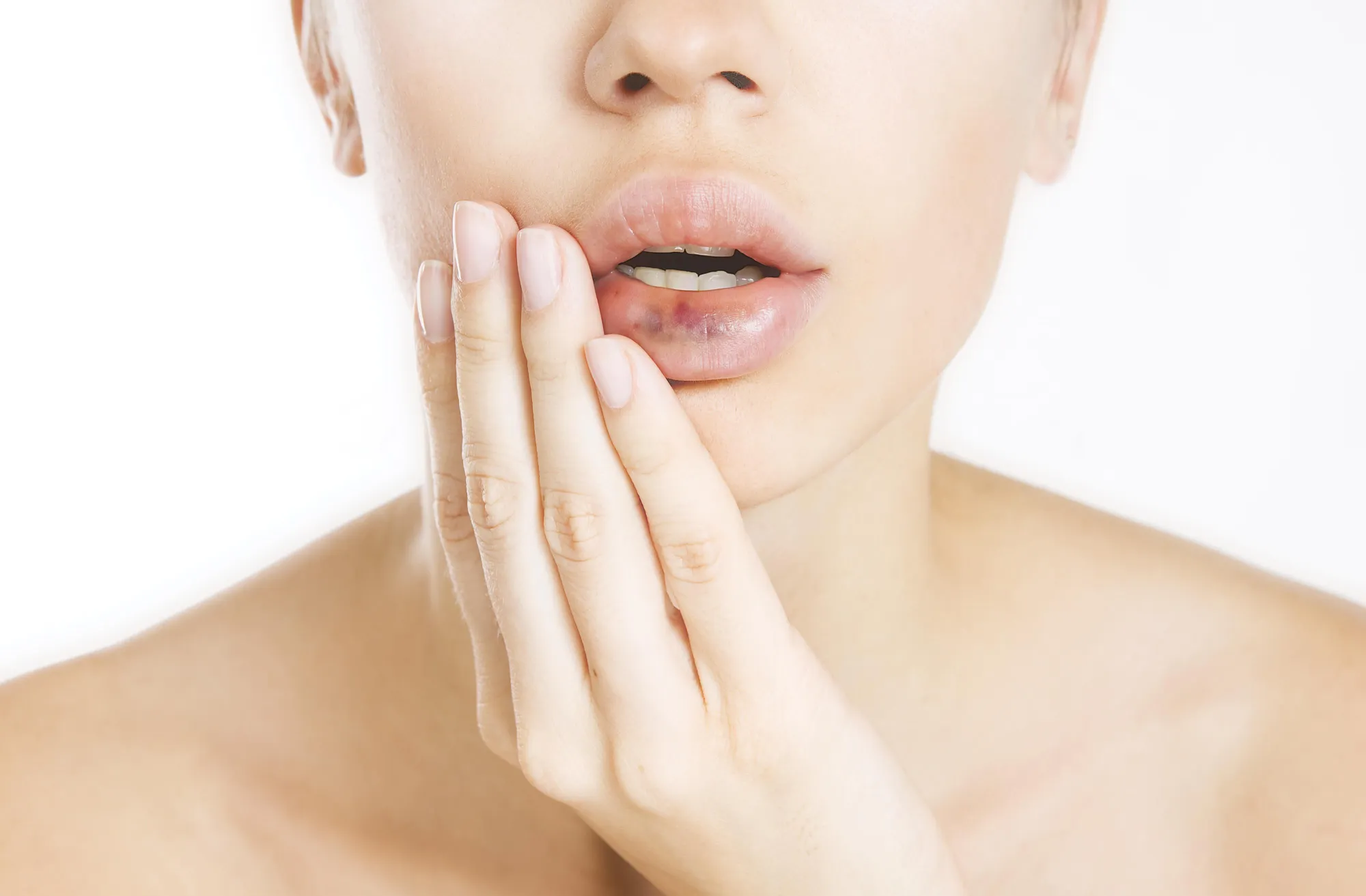 When Should You See an Aesthetic Complications Expert? Signs You Shouldn’t Ignore
