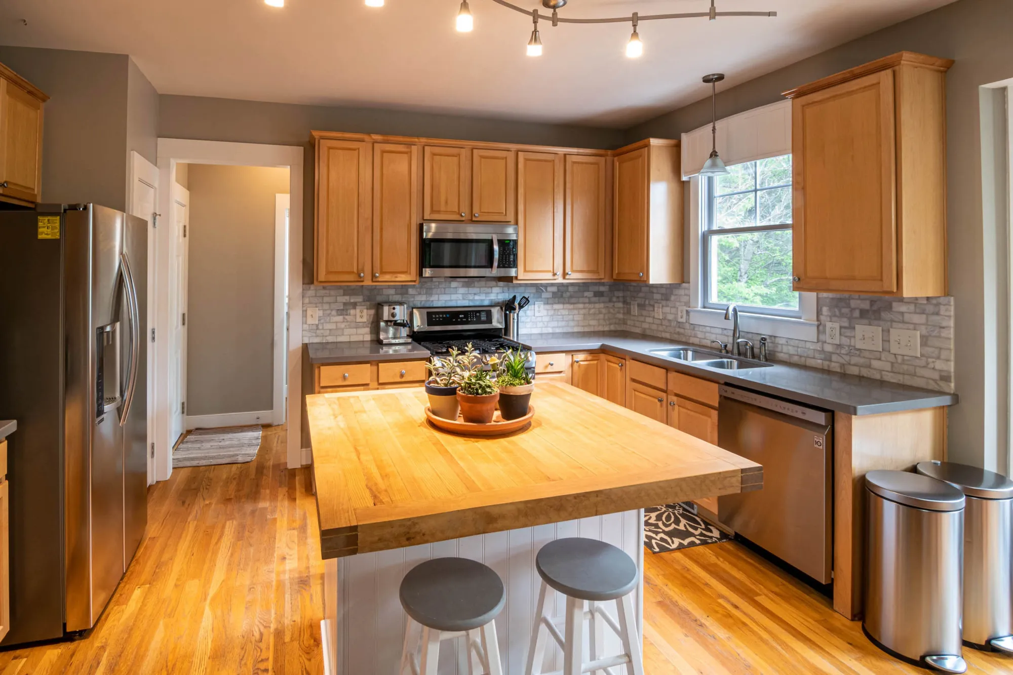 What Are the Cheapest DIY Countertop Materials That Still Hold Up?