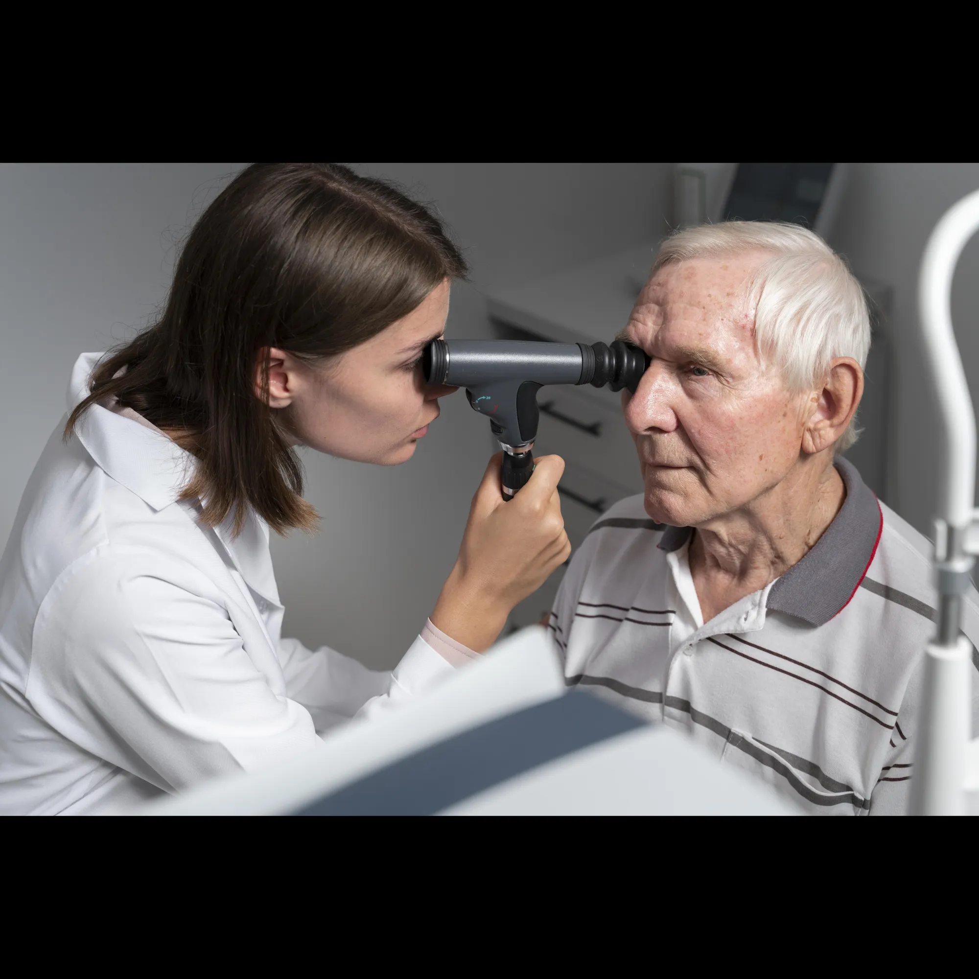 How Do Eye Doctors Help Manage Age-Related Vision Changes in Ashburn?