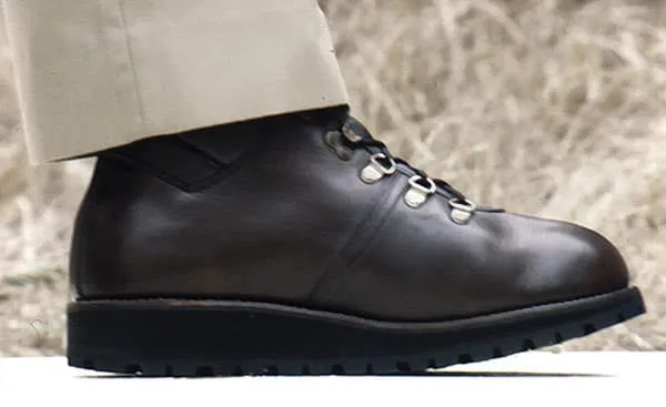 Understanding the Benefits of Rock Bottom Shoes for Everyday Walking