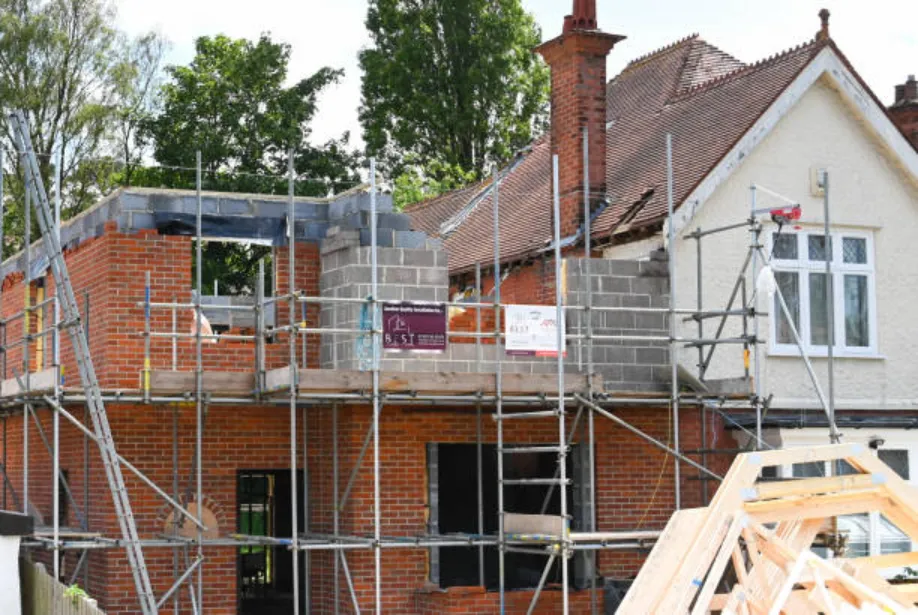 Residential Scaffolding: Safe & Reliable Access for Home Projects