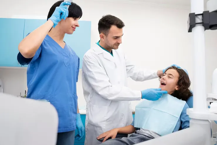 What Services Should You Expect From a Local Dentist in Simi Valley?