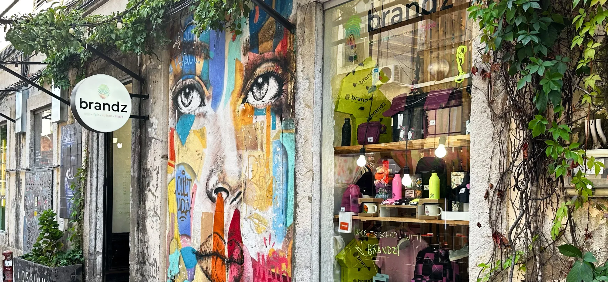 Souvenir Shop Lisbon: Discover Meaningful Gifts and Local Style