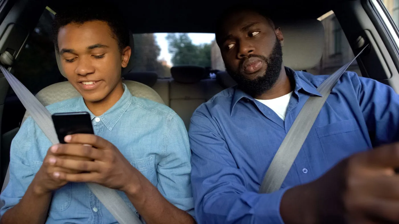How to Set Boundaries With Teenagers Without Damaging Trust