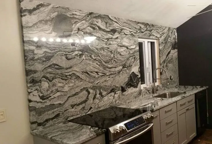 Viscon White Granite: How Can You Highlight Veining Without Overcrowding a Space?