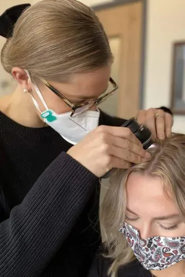 10 Questions to Ask Before Choosing Dandruff Treatment in Gurgaon