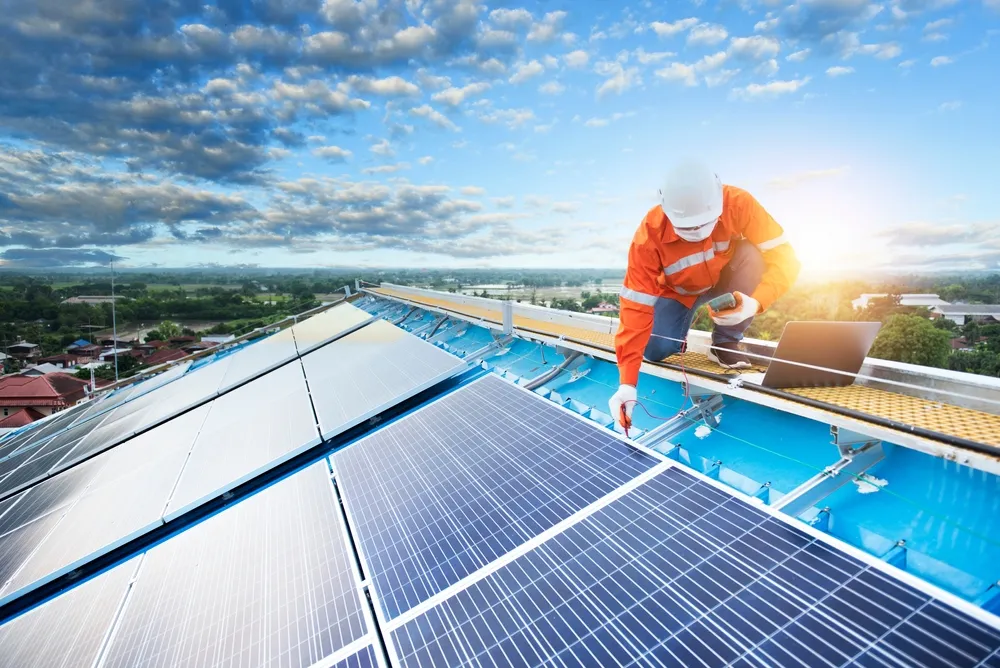 Flat Roofing Considerations for Properties With Solar Panels