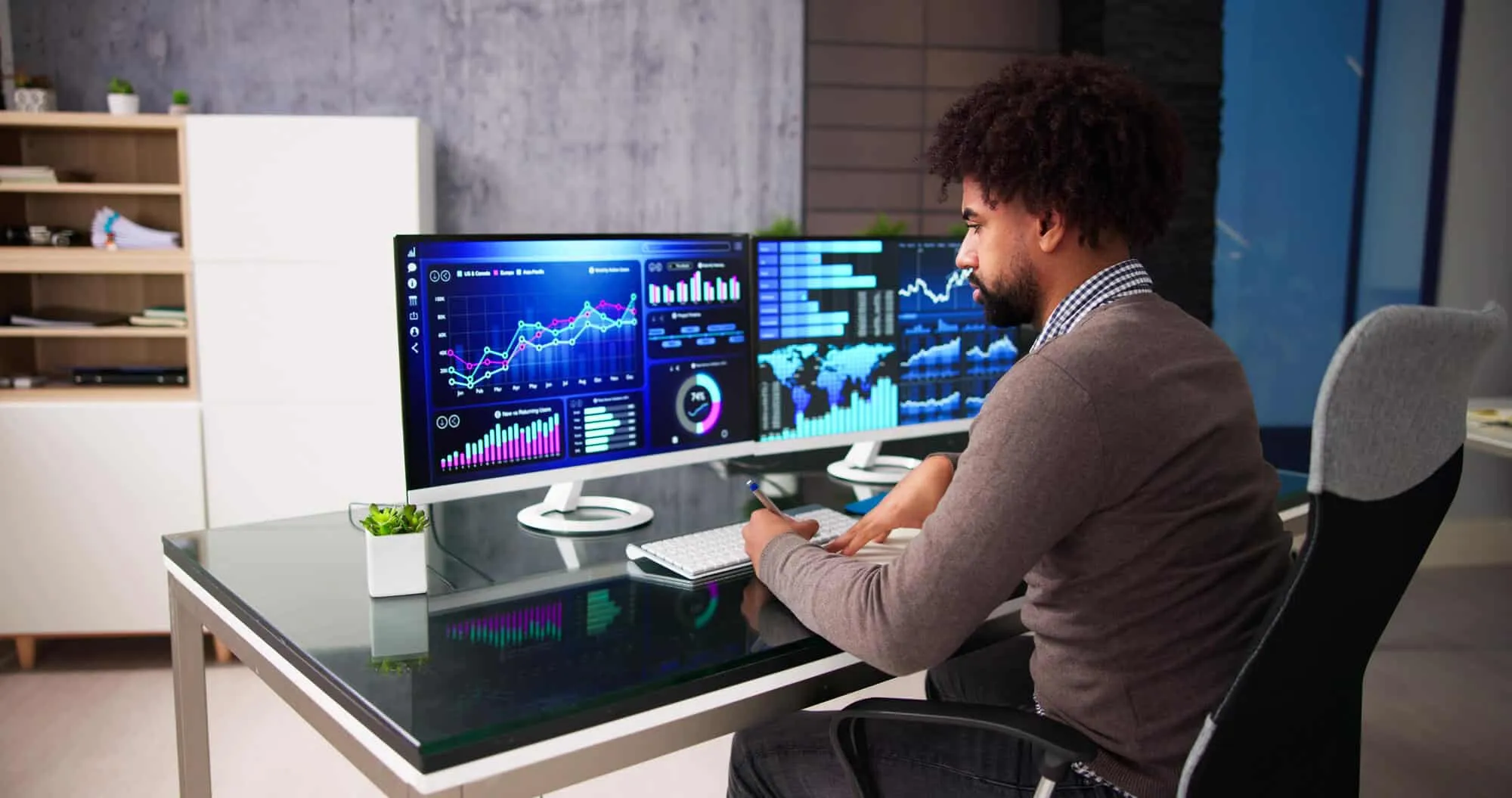Probability Models in Strategy: How Data Analytics and Risk Management Reshape Decisions