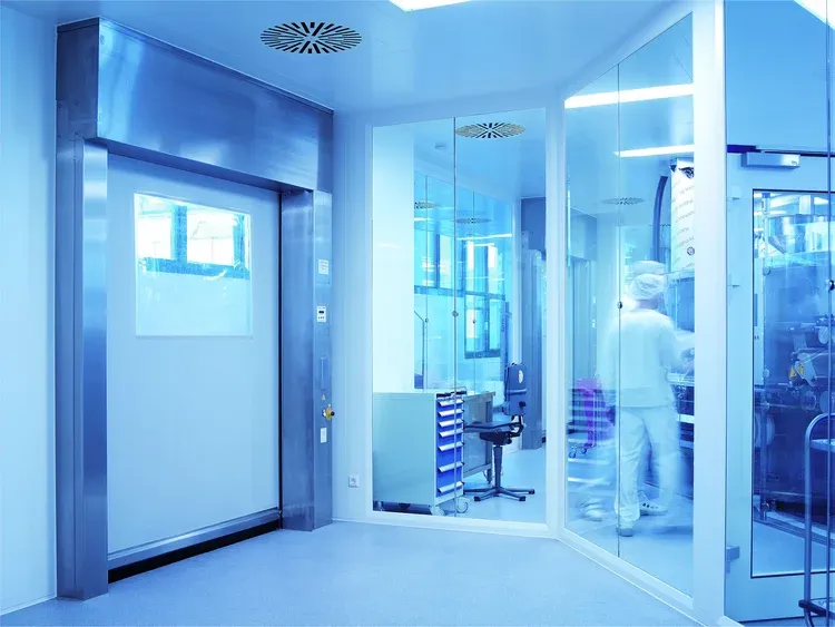 How Pharmaceutical Cleanroom Doors Support Safer Production