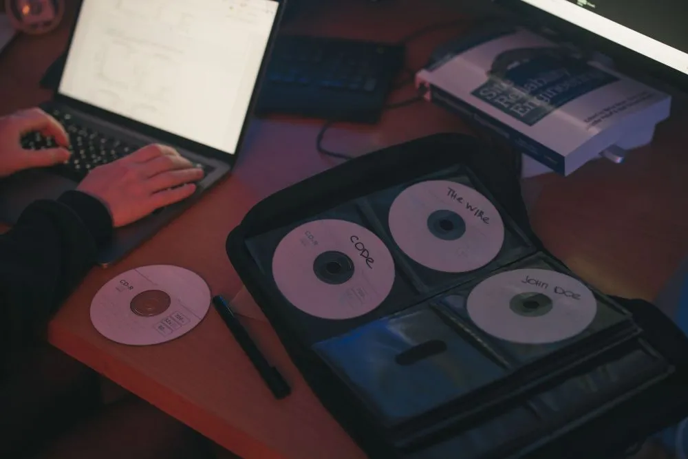 Why Custom CD Printing Still Matters for Musicians and Artists