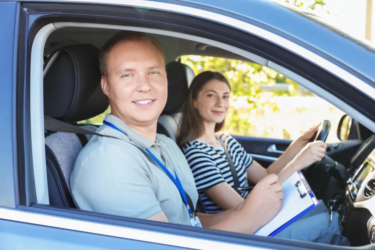 Behind the Passenger Seat: What Great Driving Teachers Do That Learners Never Notice