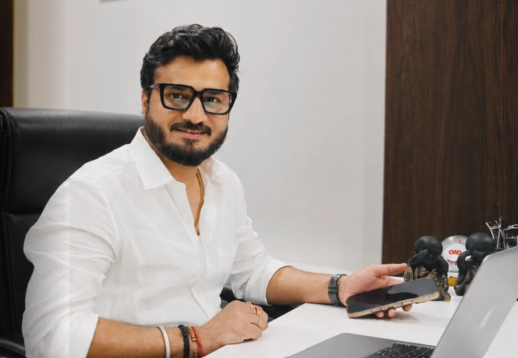 DesignIYE 3D product rendering founder and mechanical engineer turned entrepreneur building a technology-driven design business.