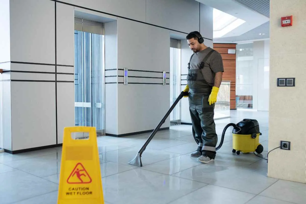 Building Cleaning Service in Wichita: What Local Businesses Should Know Before Hiring
